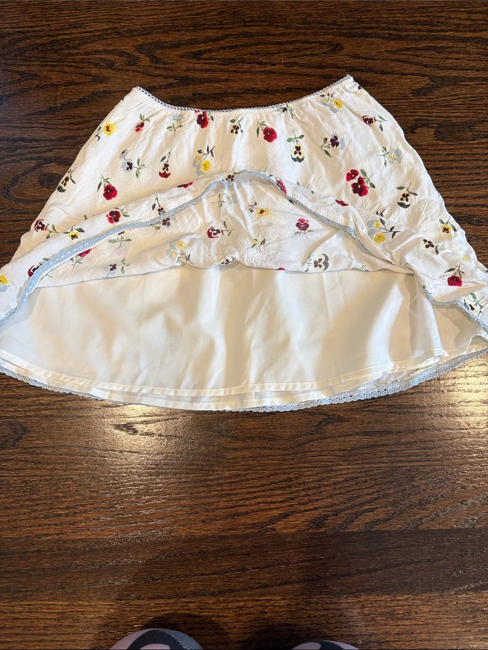 GAP White Floral Cotton Skirt with Red & Yellow Flowers